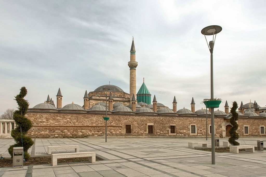 20150318_1910 1912.JPG - Het Mevlana museum in Konya